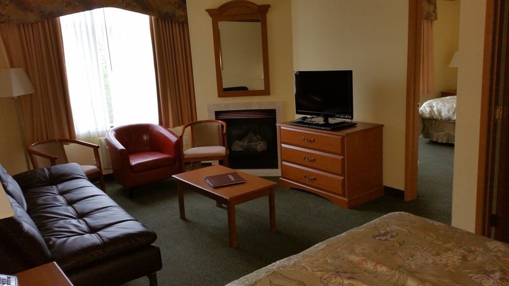 Palace Inn & Suites Линкън Сити Екстериор снимка