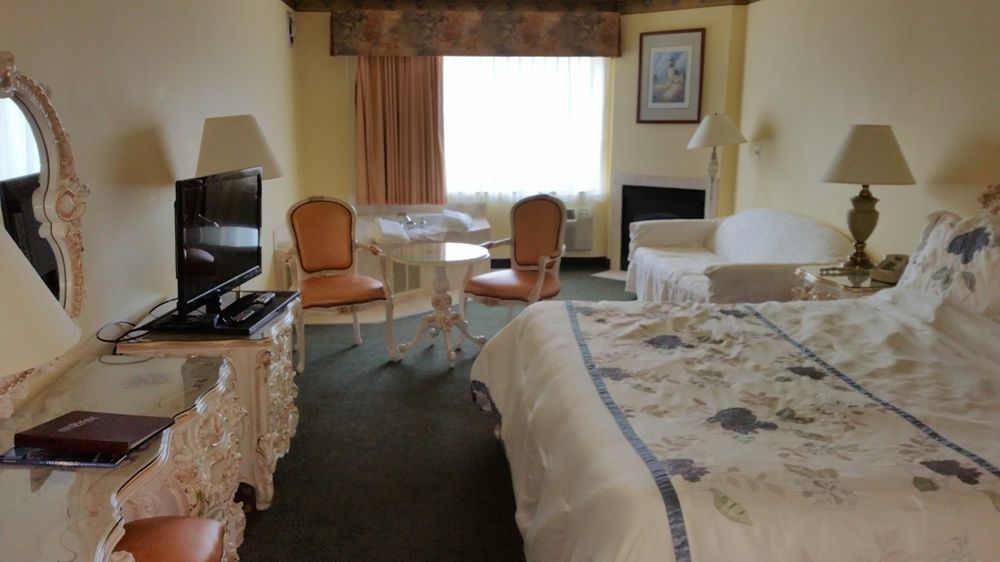 Palace Inn & Suites Линкън Сити Екстериор снимка