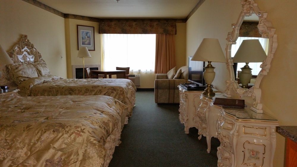 Palace Inn & Suites Линкън Сити Екстериор снимка