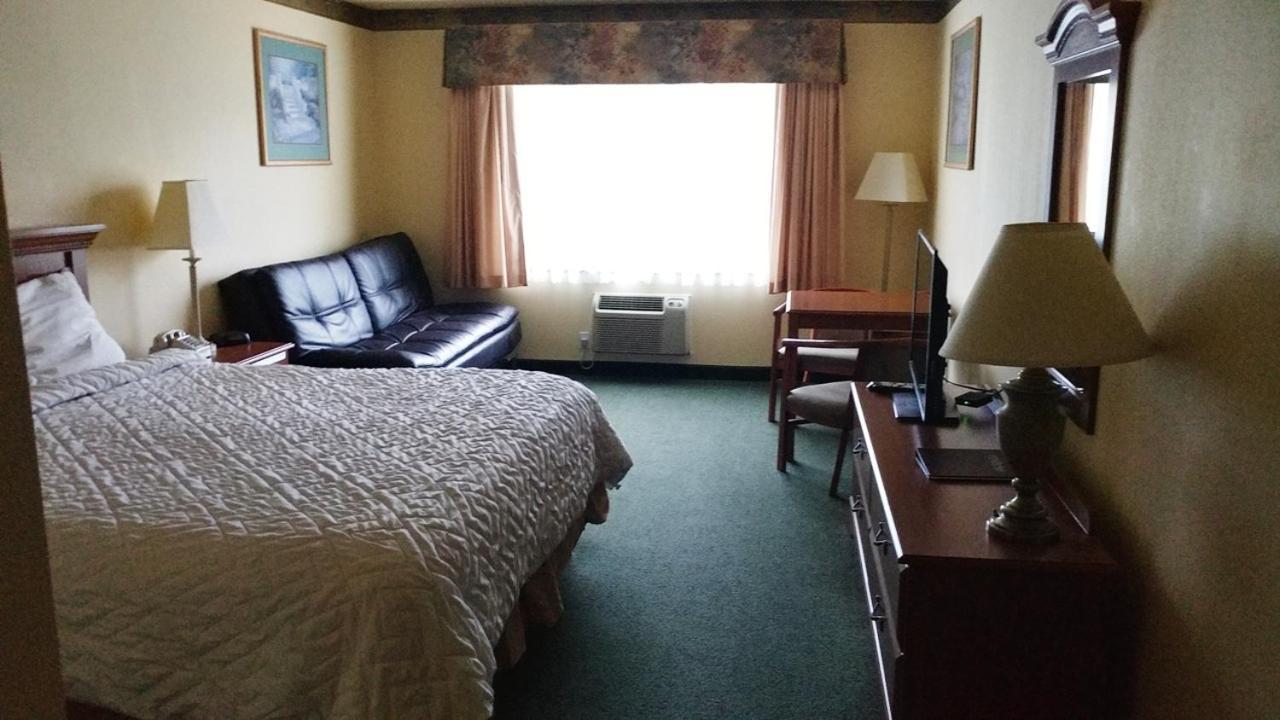 Palace Inn & Suites Линкън Сити Екстериор снимка