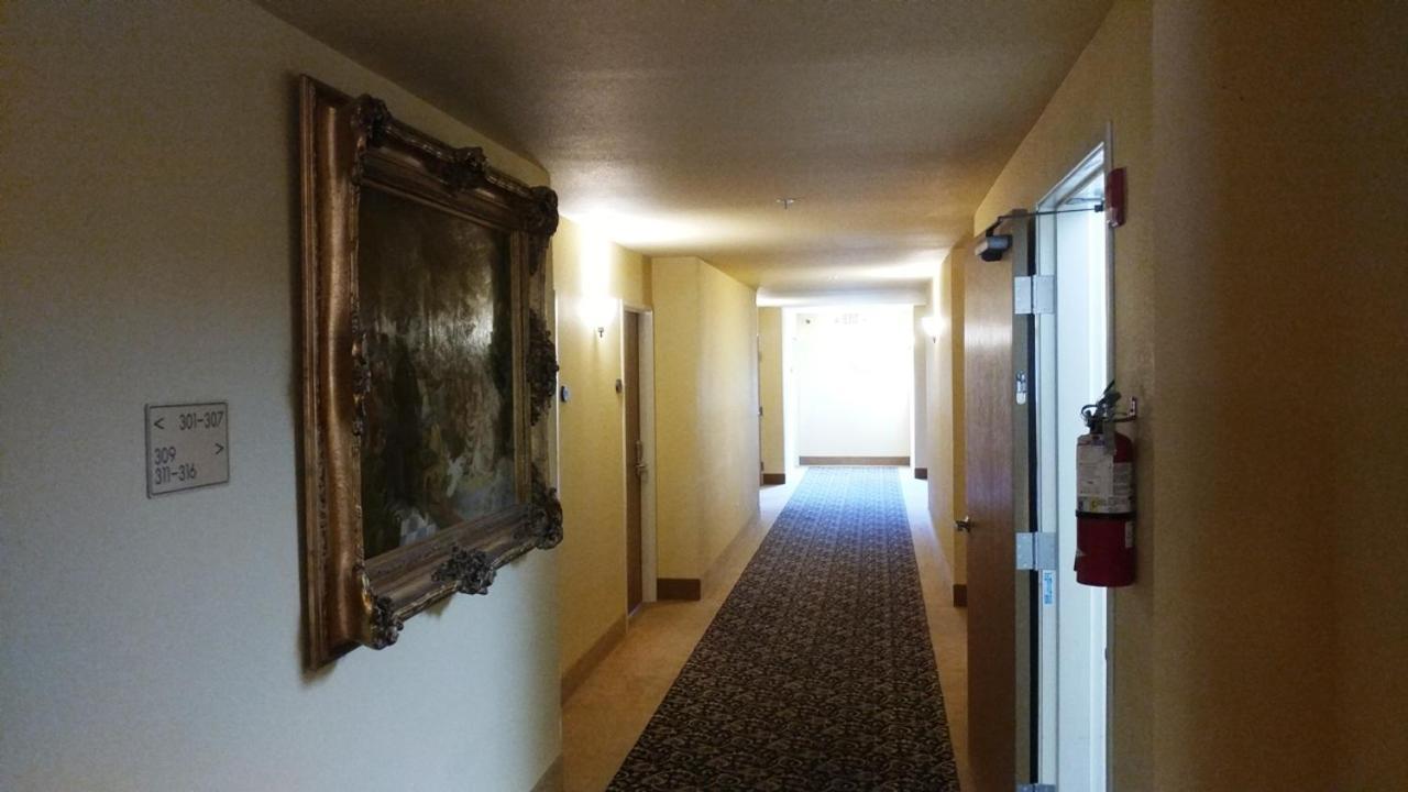 Palace Inn & Suites Линкън Сити Екстериор снимка
