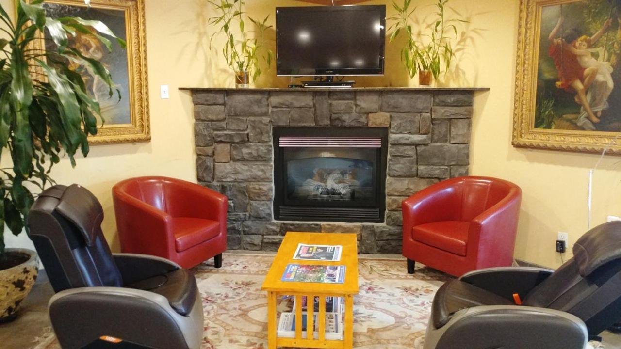 Palace Inn & Suites Линкън Сити Екстериор снимка