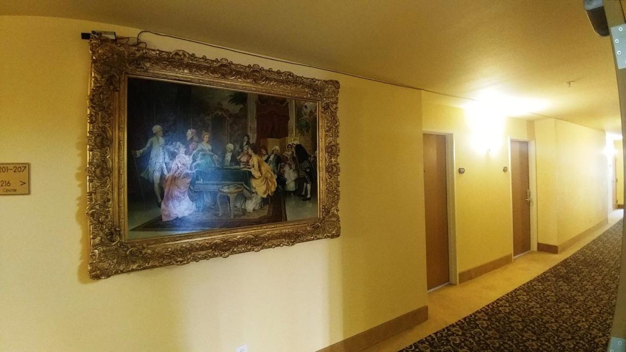 Palace Inn & Suites Линкън Сити Екстериор снимка