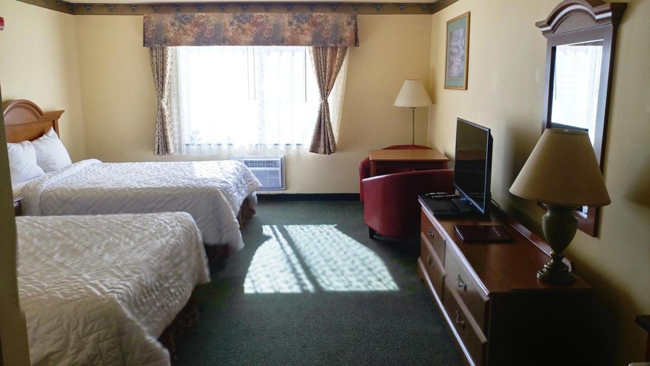 Palace Inn & Suites Линкън Сити Екстериор снимка