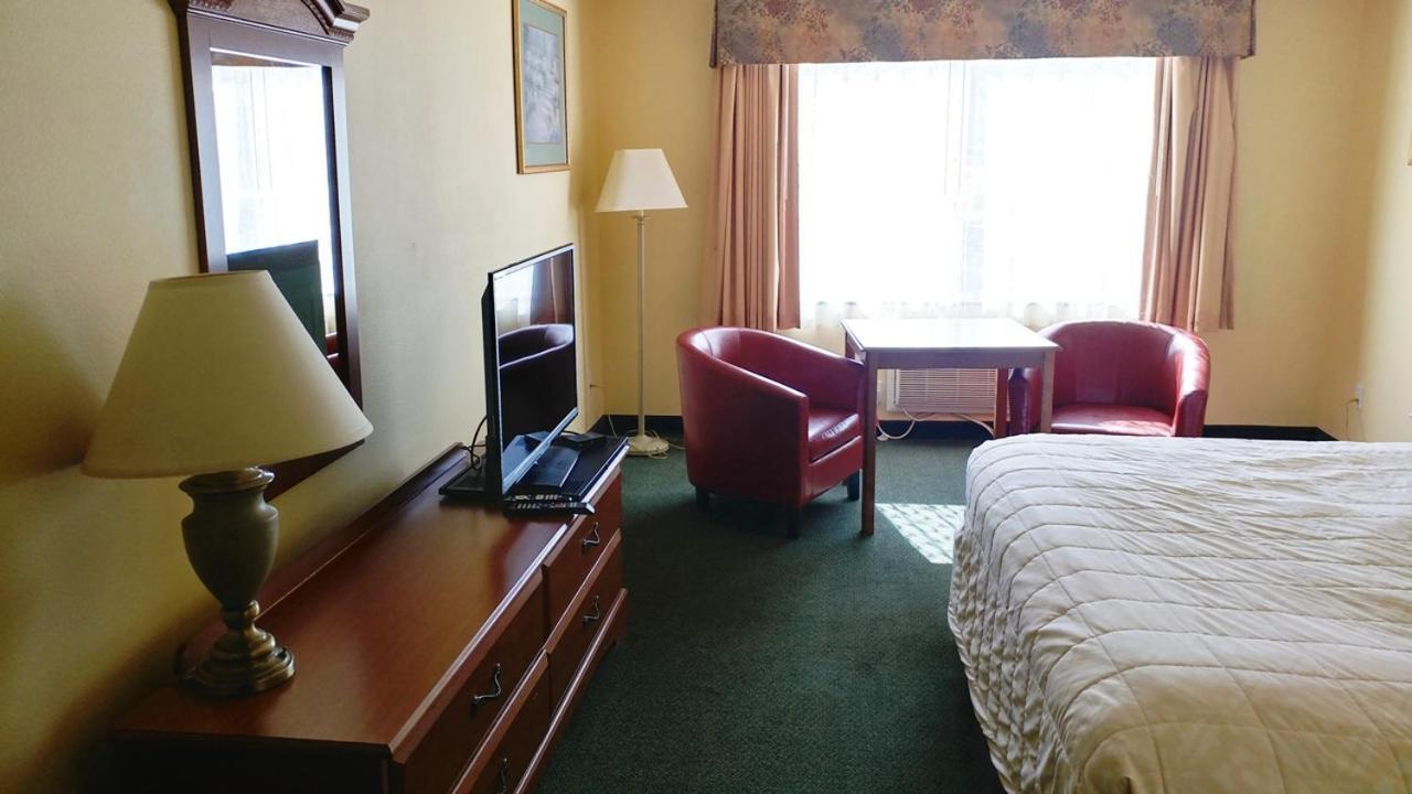 Palace Inn & Suites Линкън Сити Екстериор снимка