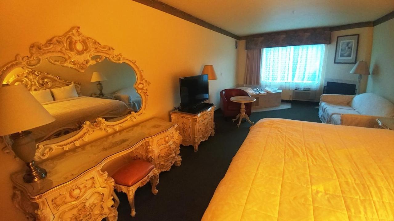 Palace Inn & Suites Линкън Сити Екстериор снимка