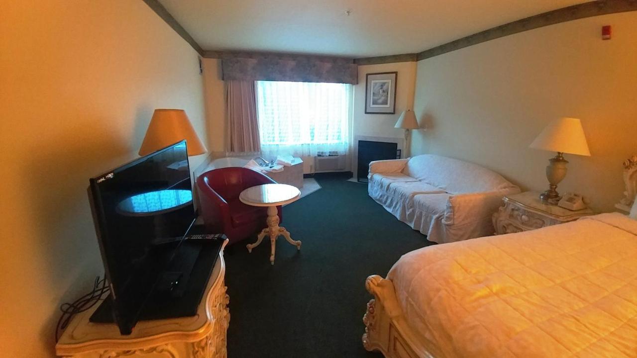 Palace Inn & Suites Линкън Сити Екстериор снимка