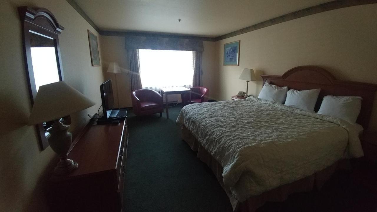 Palace Inn & Suites Линкън Сити Екстериор снимка