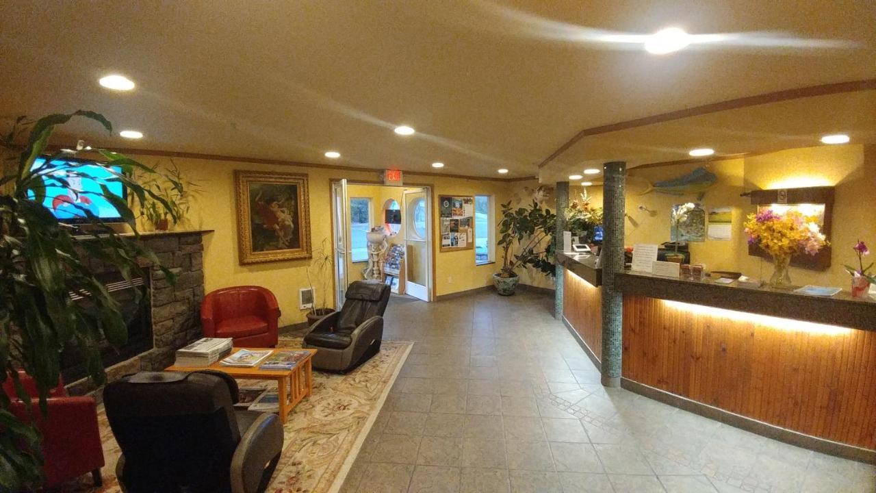 Palace Inn & Suites Линкън Сити Екстериор снимка