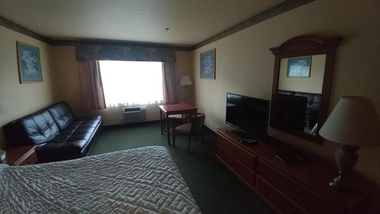 Palace Inn & Suites Линкън Сити Екстериор снимка